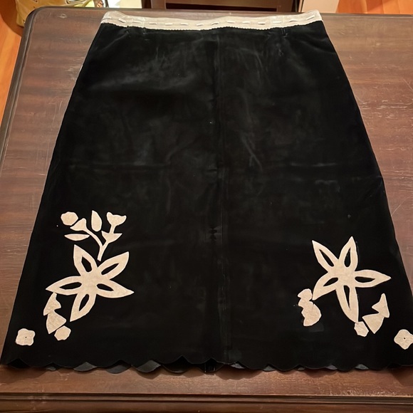 Suede Detailed Skirt - Picture 9 of 9